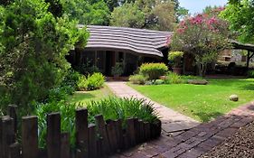 Riverbush Lodge Guesthouse